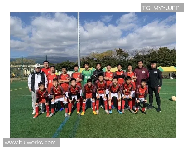 足球邬翔:从草根到球场明星的奋斗历程与梦想追逐